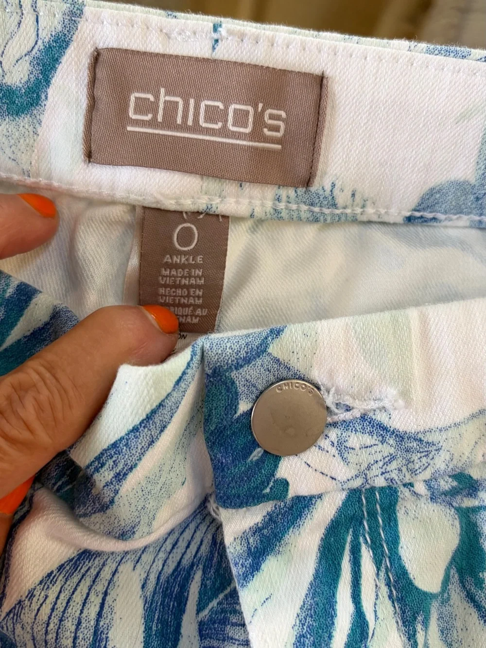 Chico's Teal and White Floral Cropped Pants